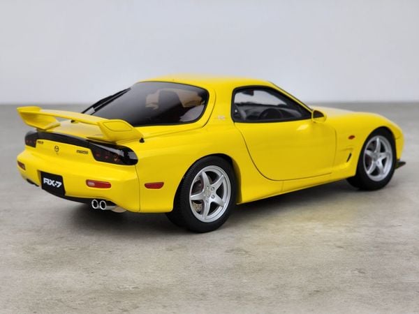 Xe Mô Hình Mazda RX7 Spirit R 1:18 Polar Master ( Vàng )
