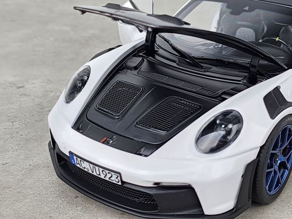 Xe mô hình Porsche 911 GT3 RS 2022 1:18 Norev (Trắng Mâm Xanh)