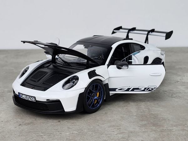 Xe mô hình Porsche 911 GT3 RS 2022 1:18 Norev (Trắng Mâm Xanh)