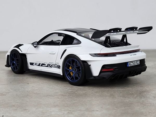 Xe mô hình Porsche 911 GT3 RS 2022 1:18 Norev (Trắng Mâm Xanh)