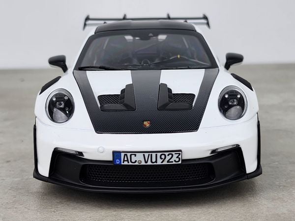 Xe mô hình Porsche 911 GT3 RS 2022 1:18 Norev (Trắng Mâm Xanh)