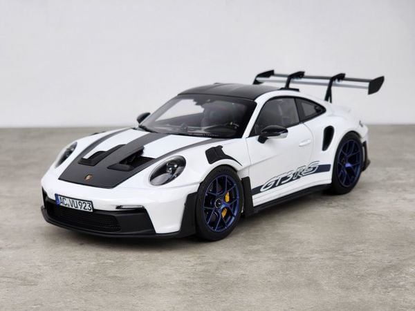 Xe mô hình Porsche 911 GT3 RS 2022 1:18 Norev (Trắng Mâm Xanh)