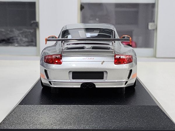 Xe Mô Hình Porsche 911 GT3 RS - 2007 1:18 Minichamps ( Sivler )