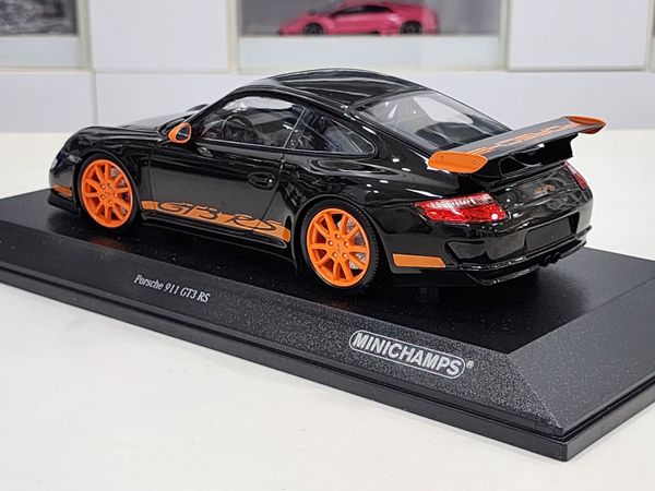 Xe Mô Hình Porsche 911 (911.2) GT3 RS 2018 1:18 Minichamps (Đỏ)