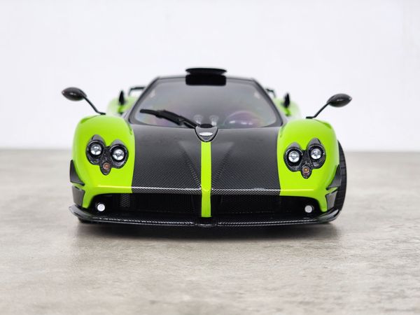 Xe Mô Hình Pagani Zonda Cinque Coupe 1/18 Almost Real (Xanh Lá)