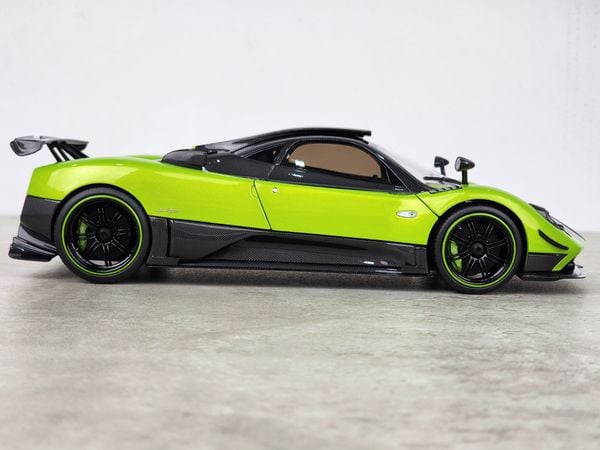 Xe Mô Hình Pagani Zonda Cinque Coupe 1/18 Almost Real (Xanh Lá)