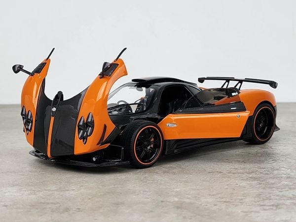Xe Mô Hình Pagani Zonda Cinque Coupe 1/18 Almost Real (Cam)