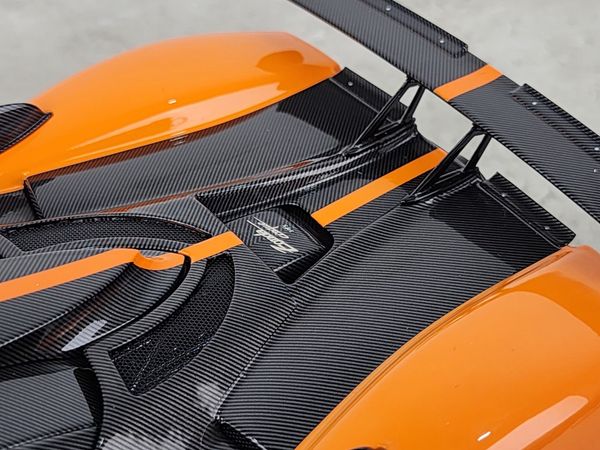 Xe Mô Hình Pagani Zonda Cinque Coupe 1/18 Almost Real (Cam)