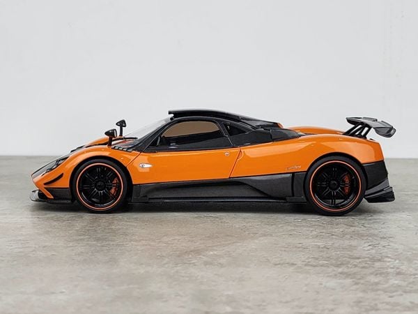 Xe Mô Hình Pagani Zonda Cinque Coupe 1/18 Almost Real (Cam)