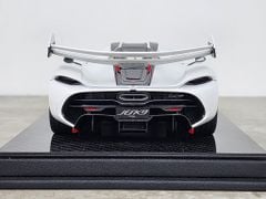Koenigsegg Jesko Attack Battle Gray 1:18 Frontiart (Trắng viền đỏ)