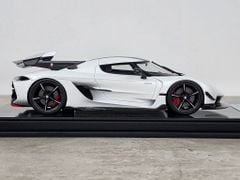 Koenigsegg Jesko Attack Battle Gray 1:18 Frontiart (Trắng viền đỏ)