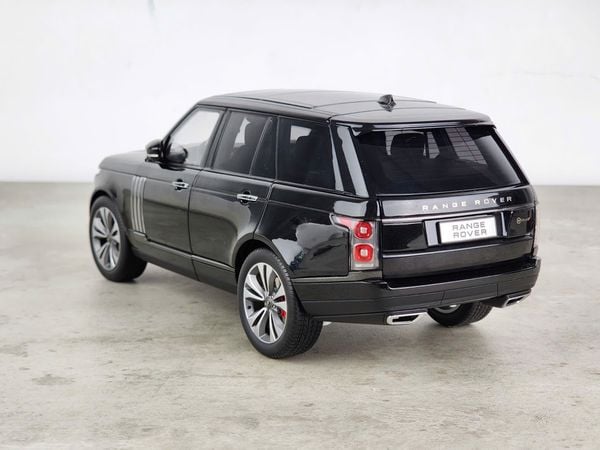 Xe Mô Hình Range Rover 1:18 LCD Models ( Đen )