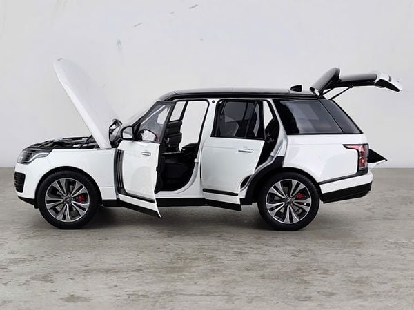 Xe Mô Hình Range Rover 1:18 LCD Models ( Trắng )