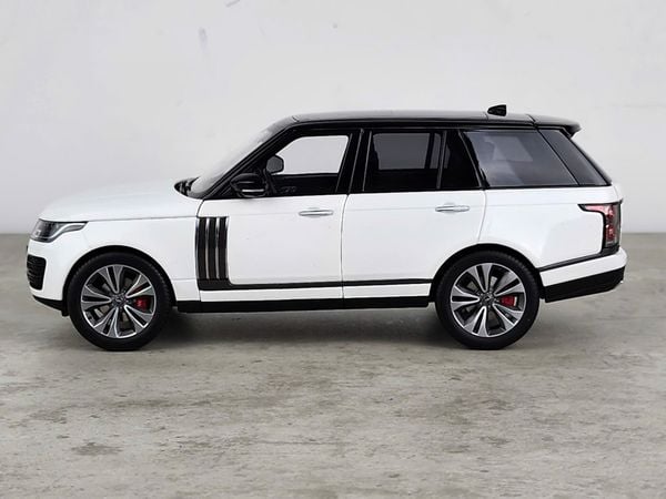 Xe Mô Hình Range Rover 1:18 LCD Models ( Trắng )