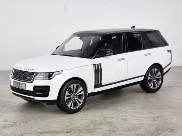 Xe Mô Hình Range Rover 1:18 LCD Models ( Trắng )
