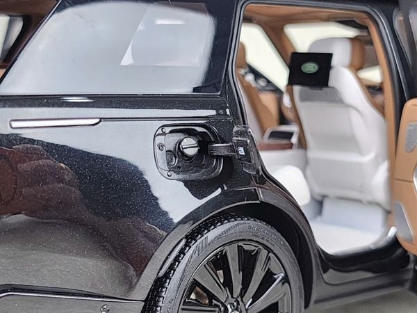 Xe Mô Hình Land Rover Range Rover SV SERENITY 2022 1:18 LCD ( Black )