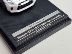 Xe Mô Hình Nissan R35 50th Anniversary 1:64 Motorhelix ( White Pearl )
