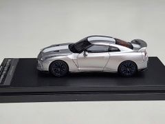 Xe Mô Hình Nissan R35 50th Anniversary 1:64 Motorhelix ( Silver )
