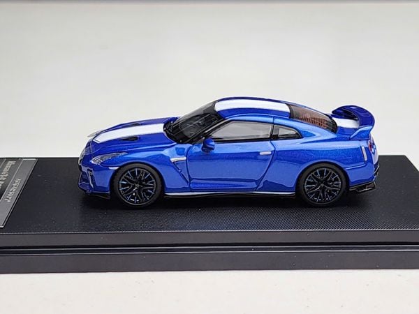 Xe Mô Hình Nissan R35 50th Anniversary 1:64 Motorhelix ( Blue )