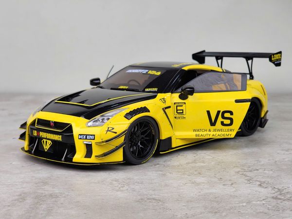 Xe Mô Hình Nissan GT-R (R35) Liberty Walk Body Kit 2.0 1:18 Solido (Yellow)