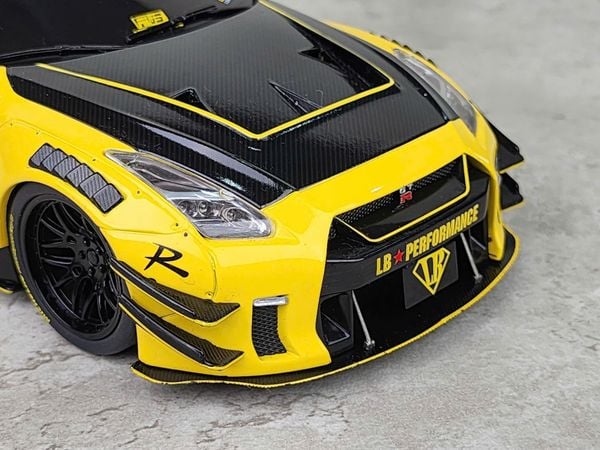 Xe Mô Hình Nissan GT-R (R35) Liberty Walk Body Kit 2.0 1:18 Solido (Yellow)