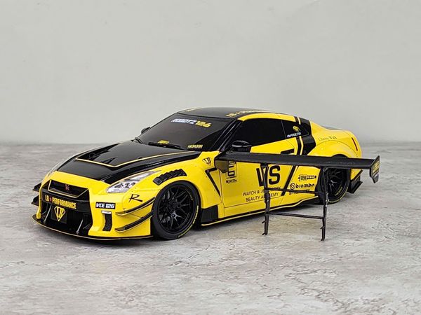 Xe Mô Hình Nissan GT-R (R35) Liberty Walk Body Kit 2.0 1:18 Solido (Yellow)