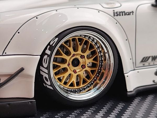 Xe Mô Hình Porsche RWB 930 1:18 Ignition Model ( Trắng )