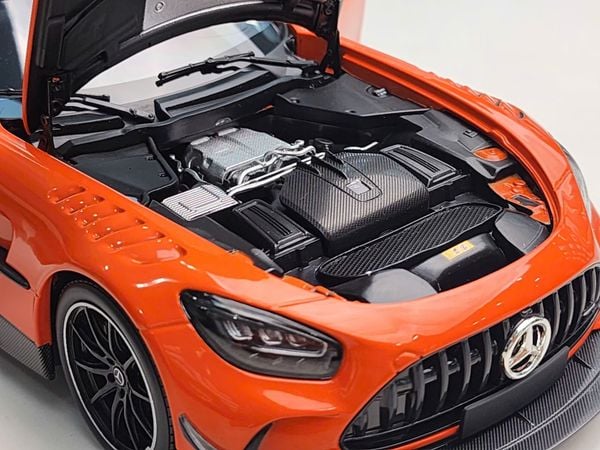 Xe Mô Hình Mercedes AMG GT BLACK SERIES 2021 Orange 1:18 - MINICHAMPS