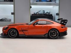 Xe Mô Hình Mercedes AMG GT BLACK SERIES 2021 Orange 1:18 - MINICHAMPS