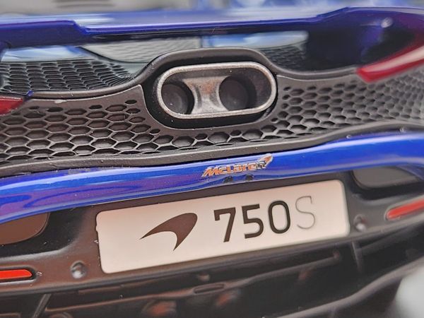 Xe Mô Hình McLaren 750sCoupe Blue 2023 1:18 GT Spirit