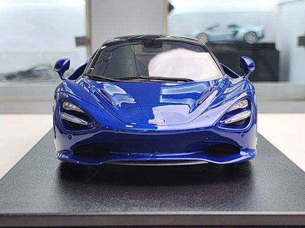 Xe Mô Hình McLaren 750sCoupe Blue 2023 1:18 GT Spirit