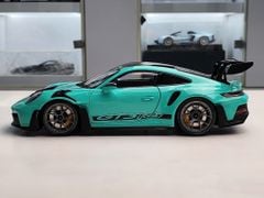 Xe Mô Hình Porsche 911 (992) Gt3Rs Green +Dark Silver Wheels 2024 1:18 MINICHAMPS