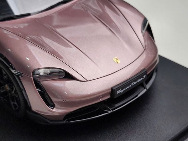 Xe Mô Hình Porsche GT Taycan Turbo S Cross Turismo Pink2022 1:18 GT Spirit