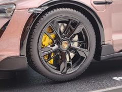 Xe Mô Hình Porsche GT Taycan Turbo S Cross Turismo Pink2022 1:18 GT Spirit