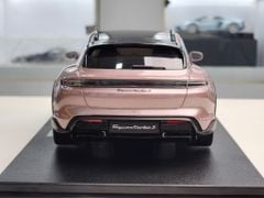 Xe Mô Hình Porsche GT Taycan Turbo S Cross Turismo Pink2022 1:18 GT Spirit