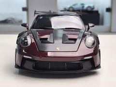 Xe Mô Hình PORSCHE 911 (992) GT3RS – 2023 – PURPLE W GOLD WHEELS 1:18 MINICHAMPS