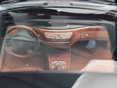 Xe Mô Hình Benz S-Class S600L 1:18 MotorHelix ( Obsidian Black / Brown )