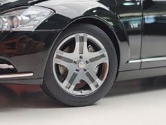 Xe Mô Hình Benz S-Class S600L 1:18 MotorHelix ( Obsidian Black / Brown )