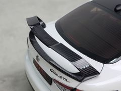 Xe Mô Hình Alfa Romeo Giulia GTAm 1:18 Motor Helix (Bianco Trofed)