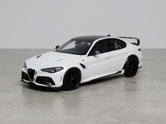 Xe Mô Hình Alfa Romeo Giulia GTAm 1:18 Motor Helix (Bianco Trofed)