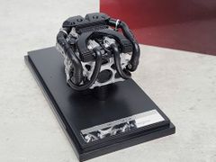 Xe Mô Hình Alfa Romeo Giulia GTAm 1:18 Motor Helix (Bianco Trofed)
