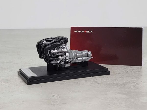 Xe Mô Hình Alfa Romeo Giulia GTAm 1:18 Motor Helix (Bianco Trofed)