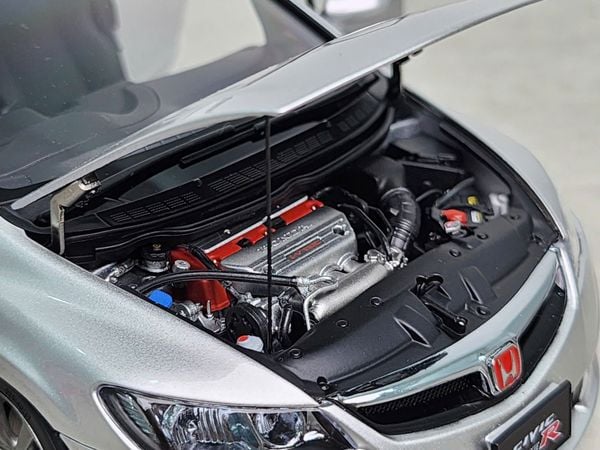 Xe Mô Hình Honda Civic Type R (FD2) 2007 Early Version 1:18 Motor Helix (Super Platinum Silver Metalic)