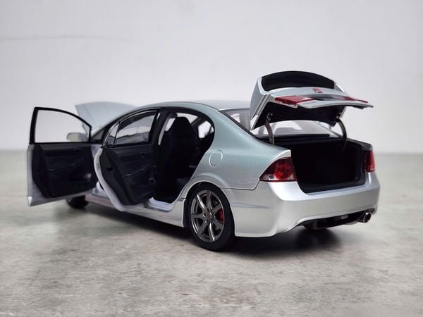 Xe Mô Hình Honda Civic Type R (FD2) 2007 Early Version 1:18 Motor Helix (Super Platinum Silver Metalic)