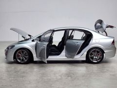Xe Mô Hình Honda Civic Type R (FD2) 2007 Early Version 1:18 Motor Helix (Super Platinum Silver Metalic)