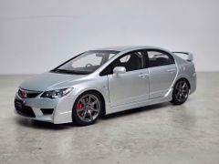 Xe Mô Hình Honda Civic Type R (FD2) 2007 Early Version 1:18 Motor Helix (Super Platinum Silver Metalic)
