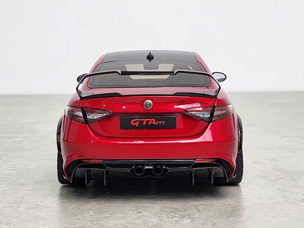 Xe Mô Hình Alfa Romeo Giulia GTAm 1:18 Motor Helix (Rosso GTA Red)