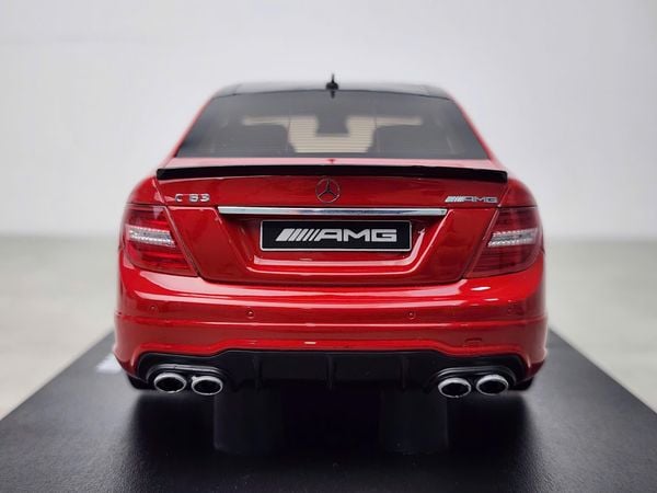 Xe Mô Hình Mercedes Benz C63 AMG Edition 507 2014 1:18 GT Spirit ( Red )