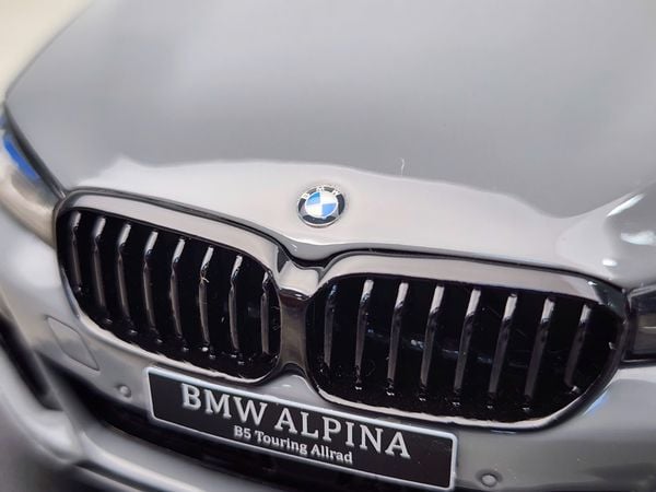 Xe Mô Hình BMW Alpina B5Touring(G31)GREY 1:18 GT Spirit