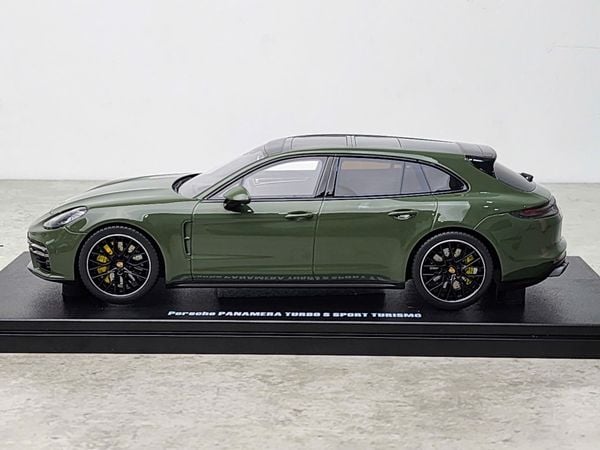 Xe Mô Hình Porsche Panemera Turbo S Sport Turismo 2021 1:18 GT Spirit ( Green )